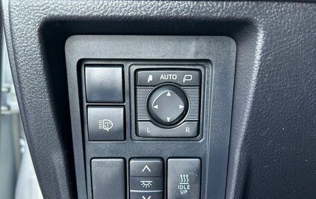 Toyota Land Cruiser Prado 150 рестайлинг 2, 2018 год, 4 249 000 рублей, 17 фотография