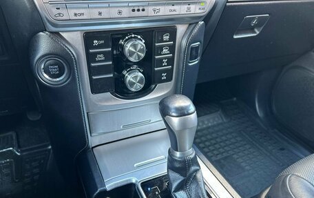 Toyota Land Cruiser Prado 150 рестайлинг 2, 2018 год, 4 249 000 рублей, 23 фотография