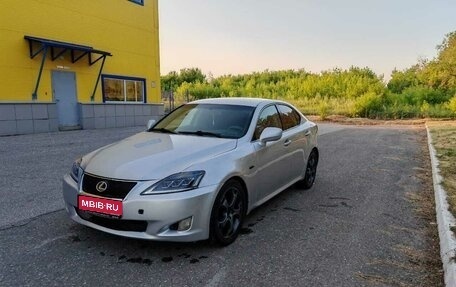 Lexus IS II рестайлинг 2, 2006 год, 890 000 рублей, 1 фотография