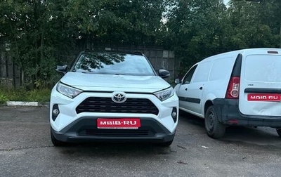 Toyota RAV4, 2021 год, 3 900 000 рублей, 1 фотография