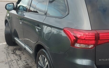 Mitsubishi Outlander III рестайлинг 3, 2019 год, 2 350 000 рублей, 7 фотография
