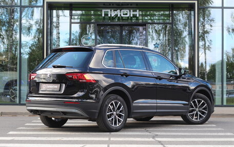 Volkswagen Tiguan II, 2020 год, 2 695 000 рублей, 3 фотография
