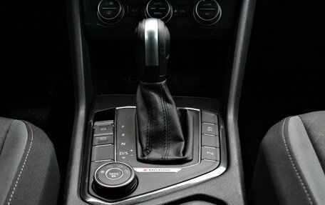 Volkswagen Tiguan II, 2020 год, 2 695 000 рублей, 25 фотография