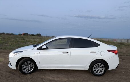 Hyundai Solaris II рестайлинг, 2019 год, 950 000 рублей, 4 фотография