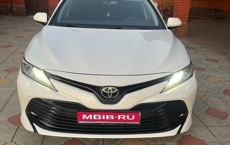 Toyota Camry, 2018 год, 2 500 000 рублей, 1 фотография