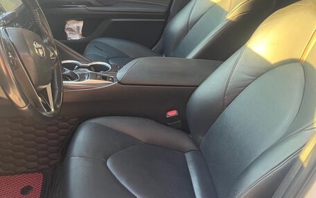 Toyota Camry, 2018 год, 2 500 000 рублей, 10 фотография