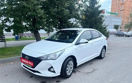 Hyundai Solaris II рестайлинг, 2021 год, 1 500 000 рублей, 3 фотография