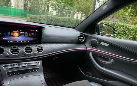 Mercedes-Benz E-Класс, 2020 год, 3 750 000 рублей, 13 фотография