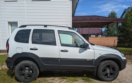 Chevrolet Niva I рестайлинг, 2016 год, 650 000 рублей, 4 фотография