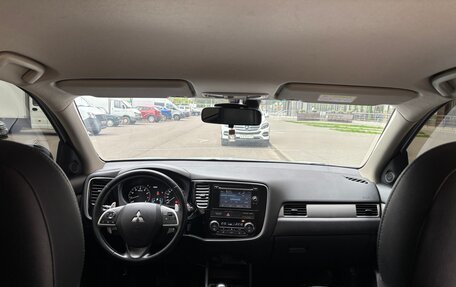 Mitsubishi Outlander III рестайлинг 3, 2014 год, 1 599 999 рублей, 14 фотография