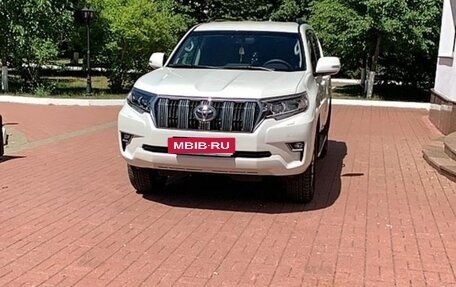 Toyota Land Cruiser Prado 150 рестайлинг 2, 2019 год, 6 400 000 рублей, 2 фотография
