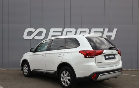 Mitsubishi Outlander III рестайлинг 3, 2019 год, 1 980 000 рублей, 2 фотография