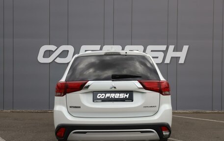 Mitsubishi Outlander III рестайлинг 3, 2019 год, 1 980 000 рублей, 4 фотография
