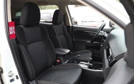 Mitsubishi Outlander III рестайлинг 3, 2019 год, 1 980 000 рублей, 8 фотография