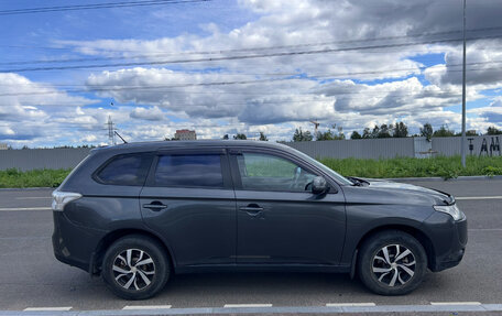 Mitsubishi Outlander III рестайлинг 3, 2013 год, 1 400 000 рублей, 9 фотография