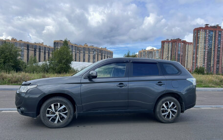 Mitsubishi Outlander III рестайлинг 3, 2013 год, 1 400 000 рублей, 4 фотография
