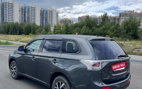 Mitsubishi Outlander III рестайлинг 3, 2013 год, 1 400 000 рублей, 6 фотография