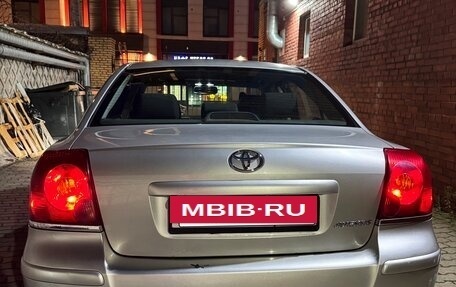 Toyota Avensis III рестайлинг, 2004 год, 800 000 рублей, 19 фотография