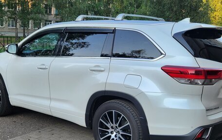Toyota Highlander III, 2018 год, 3 600 000 рублей, 2 фотография