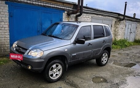 Chevrolet Niva I рестайлинг, 2011 год, 630 000 рублей, 3 фотография