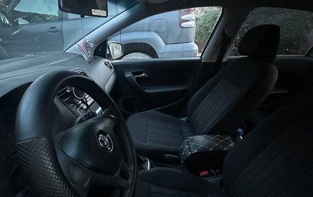 Volkswagen Polo VI (EU Market), 2019 год, 900 000 рублей, 5 фотография