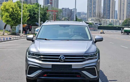 Volkswagen Tiguan II, 2021 год, 2 255 123 рублей, 2 фотография