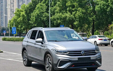 Volkswagen Tiguan II, 2021 год, 2 255 123 рублей, 3 фотография