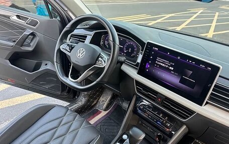 Volkswagen Tiguan II, 2022 год, 2 550 000 рублей, 11 фотография