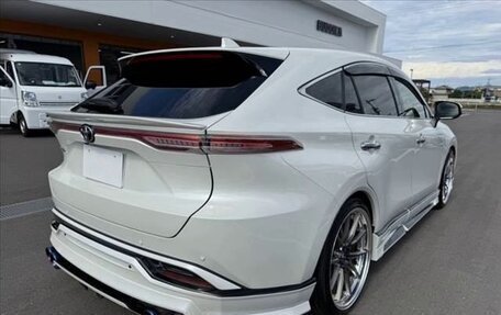 Toyota Harrier, 2022 год, 2 540 000 рублей, 4 фотография