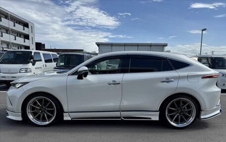 Toyota Harrier, 2022 год, 2 540 000 рублей, 8 фотография