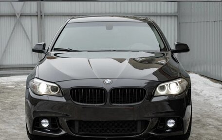 BMW 5 серия, 2014 год, 2 100 000 рублей, 2 фотография