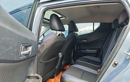 Toyota C-HR I рестайлинг, 2022 год, 1 830 000 рублей, 8 фотография