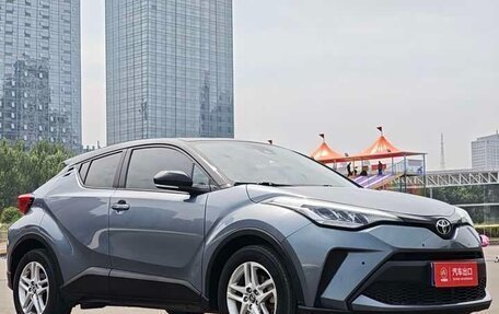 Toyota C-HR I рестайлинг, 2022 год, 1 830 000 рублей, 3 фотография