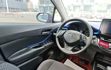 Toyota C-HR I рестайлинг, 2022 год, 1 830 000 рублей, 17 фотография