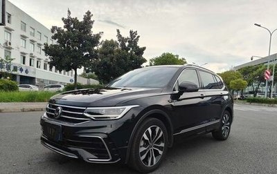 Volkswagen Tiguan II, 2022 год, 2 450 000 рублей, 1 фотография