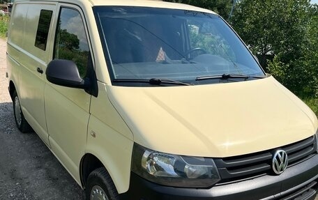 Volkswagen Transporter T5 рестайлинг, 2011 год, 1 095 000 рублей, 2 фотография