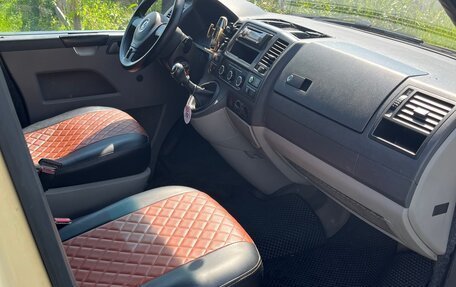 Volkswagen Transporter T5 рестайлинг, 2011 год, 1 095 000 рублей, 8 фотография