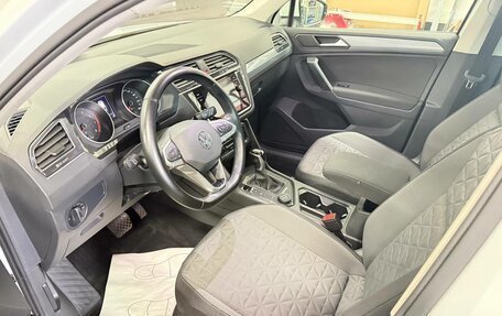 Volkswagen Tiguan II, 2021 год, 2 600 000 рублей, 5 фотография