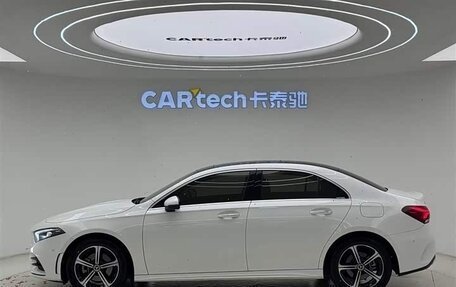 Mercedes-Benz A-Класс, 2022 год, 2 000 000 рублей, 3 фотография