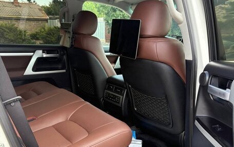 Toyota Land Cruiser 200, 2018 год, 7 700 000 рублей, 4 фотография