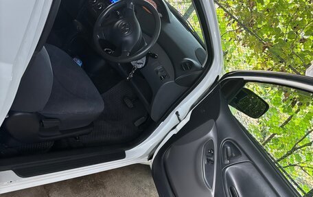 Toyota Vitz, 2003 год, 395 000 рублей, 12 фотография