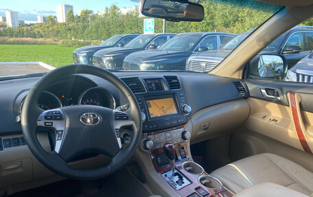 Toyota Highlander III, 2011 год, 1 950 000 рублей, 6 фотография