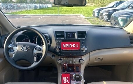 Toyota Highlander III, 2011 год, 1 950 000 рублей, 8 фотография