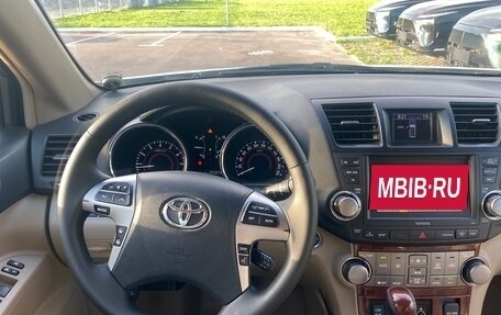 Toyota Highlander III, 2011 год, 1 950 000 рублей, 9 фотография