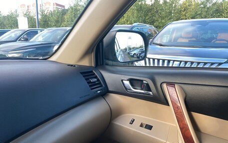 Toyota Highlander III, 2011 год, 1 950 000 рублей, 10 фотография