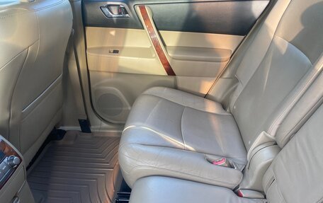 Toyota Highlander III, 2011 год, 1 950 000 рублей, 17 фотография