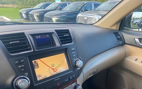 Toyota Highlander III, 2011 год, 1 950 000 рублей, 11 фотография