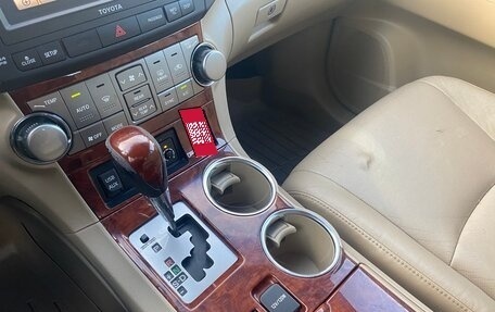 Toyota Highlander III, 2011 год, 1 950 000 рублей, 12 фотография