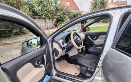 Renault Logan II, 2016 год, 890 000 рублей, 6 фотография