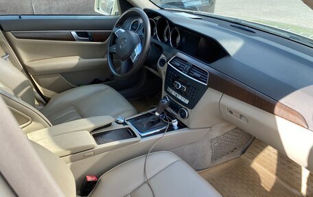 Mercedes-Benz C-Класс, 2011 год, 2 100 000 рублей, 8 фотография